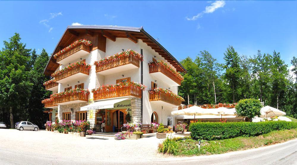 Albergo Nido Verde Chiesa  ภายนอก รูปภาพ