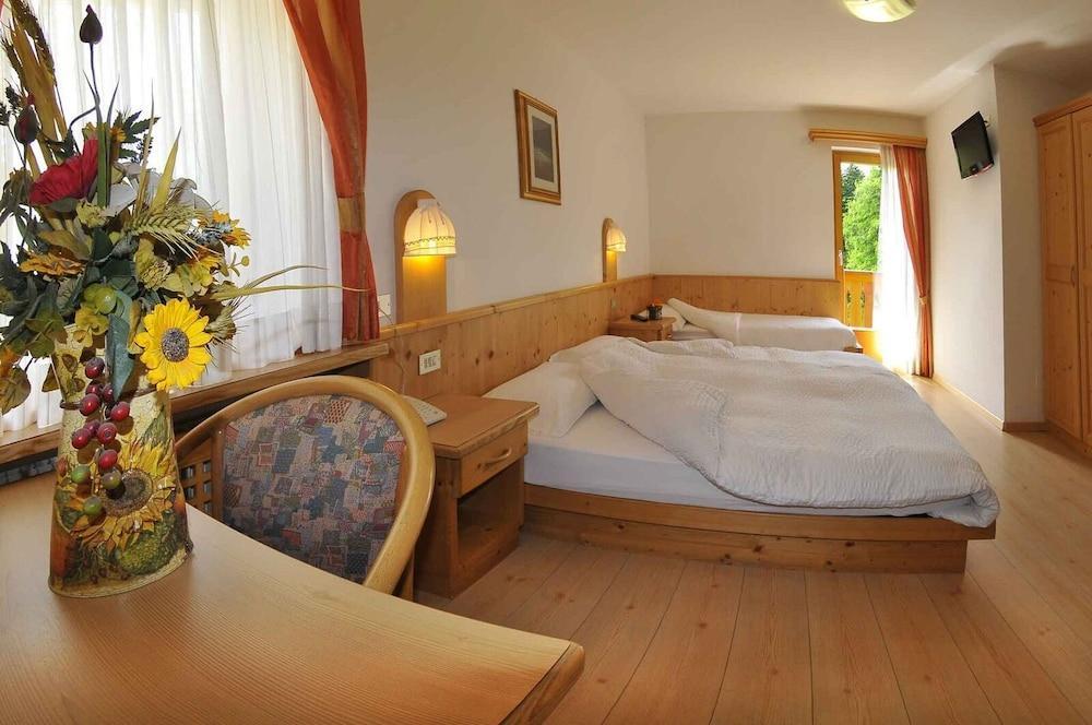 Albergo Nido Verde Chiesa  ภายนอก รูปภาพ