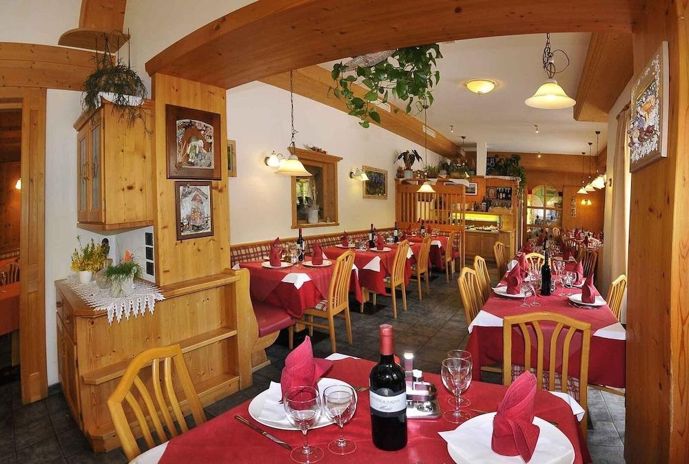 Albergo Nido Verde Chiesa  ภายนอก รูปภาพ